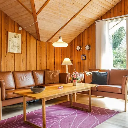 Dom wakacyjny 3 Bedroom Cozy In